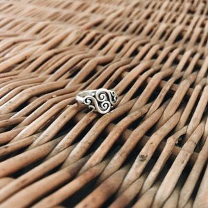 James Avery Spanish Swirl Ring Size 6